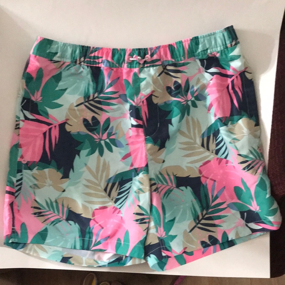 Old Navy Women’s Size XXL/Size 18 Dry Quick Colorful Shorts